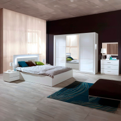 Roupeiro SIENA com espelho e 3 portas - Closet with Running Doors Roupeiro SIENA com espelho e 3 portas - Closet with Running Doors