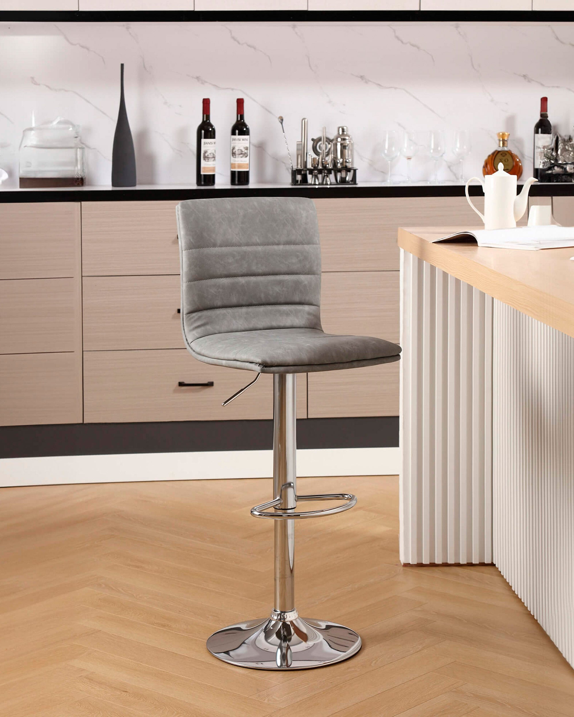 TOMMY Swivel High Stool