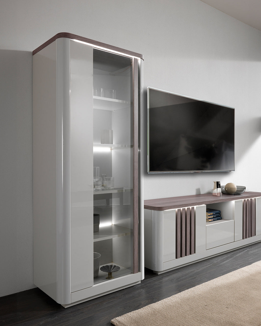 Vitrina PESARO con 1 puerta y con LED
