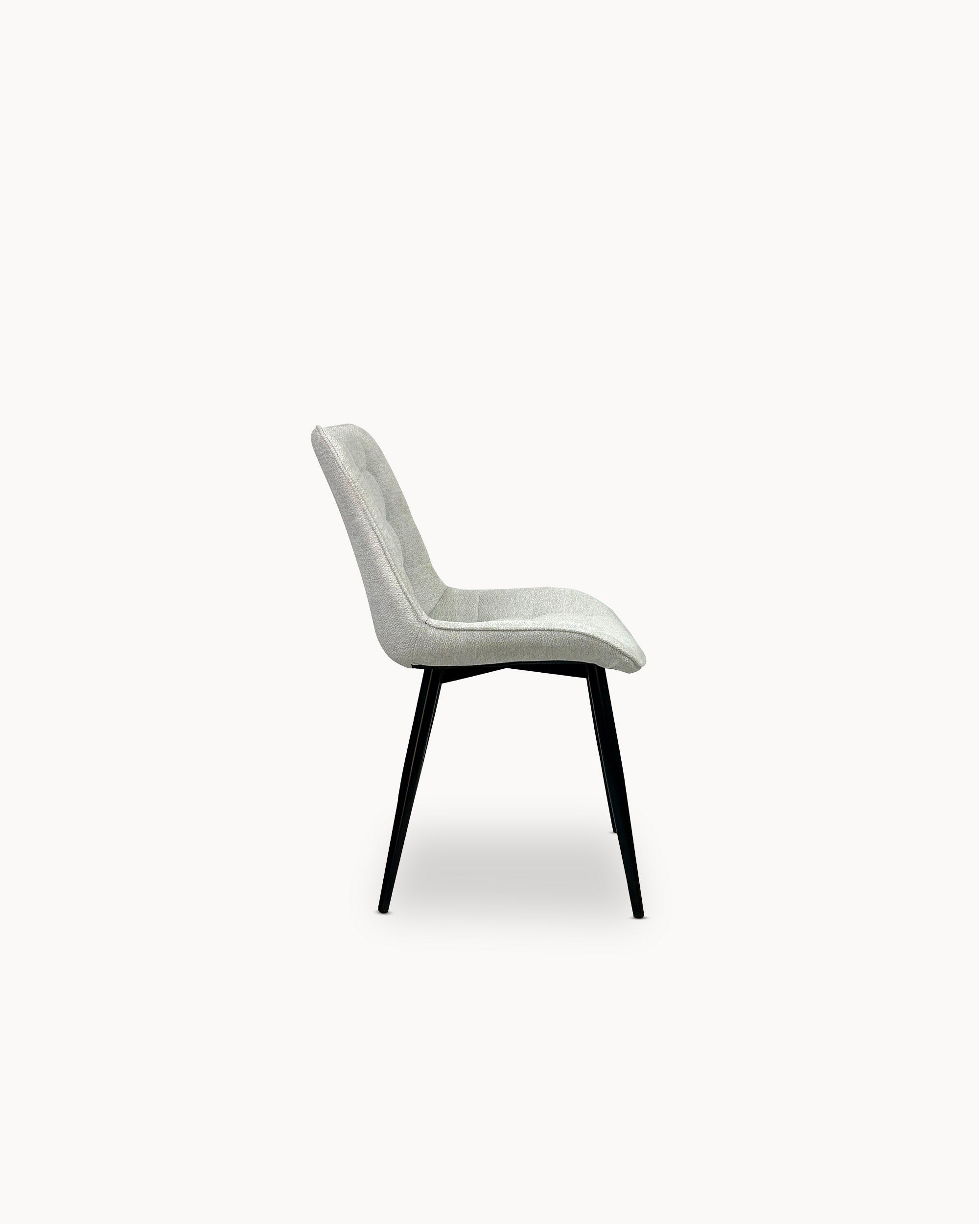 ARISTO extendable table + 4 PRADA chairs pack