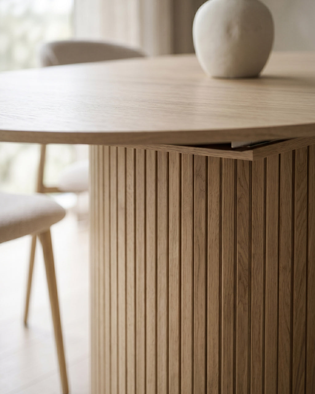 GORDON extendable round dining table (120-160cm)