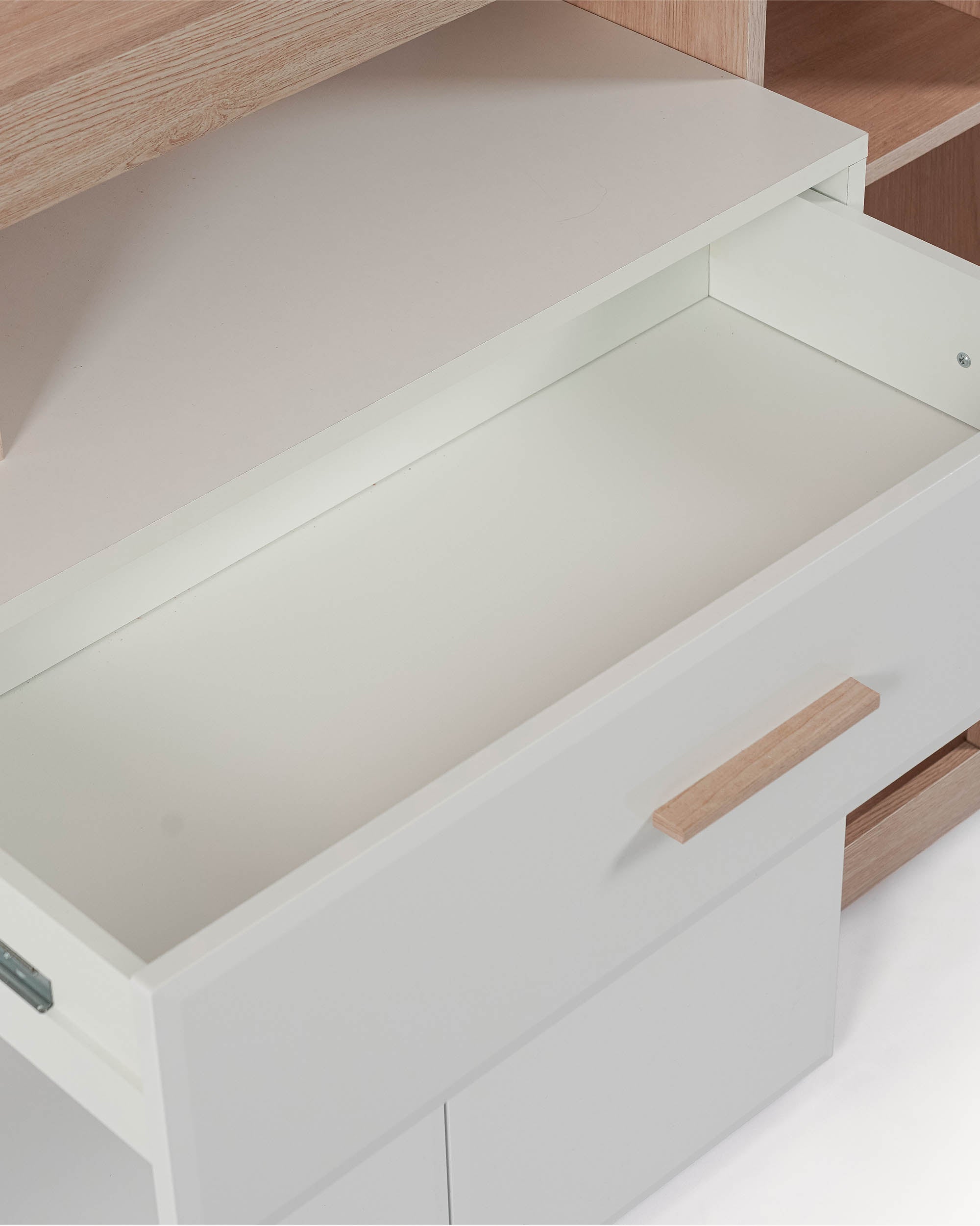 Aparador CARLOW com 4 portas e 2 gavetas