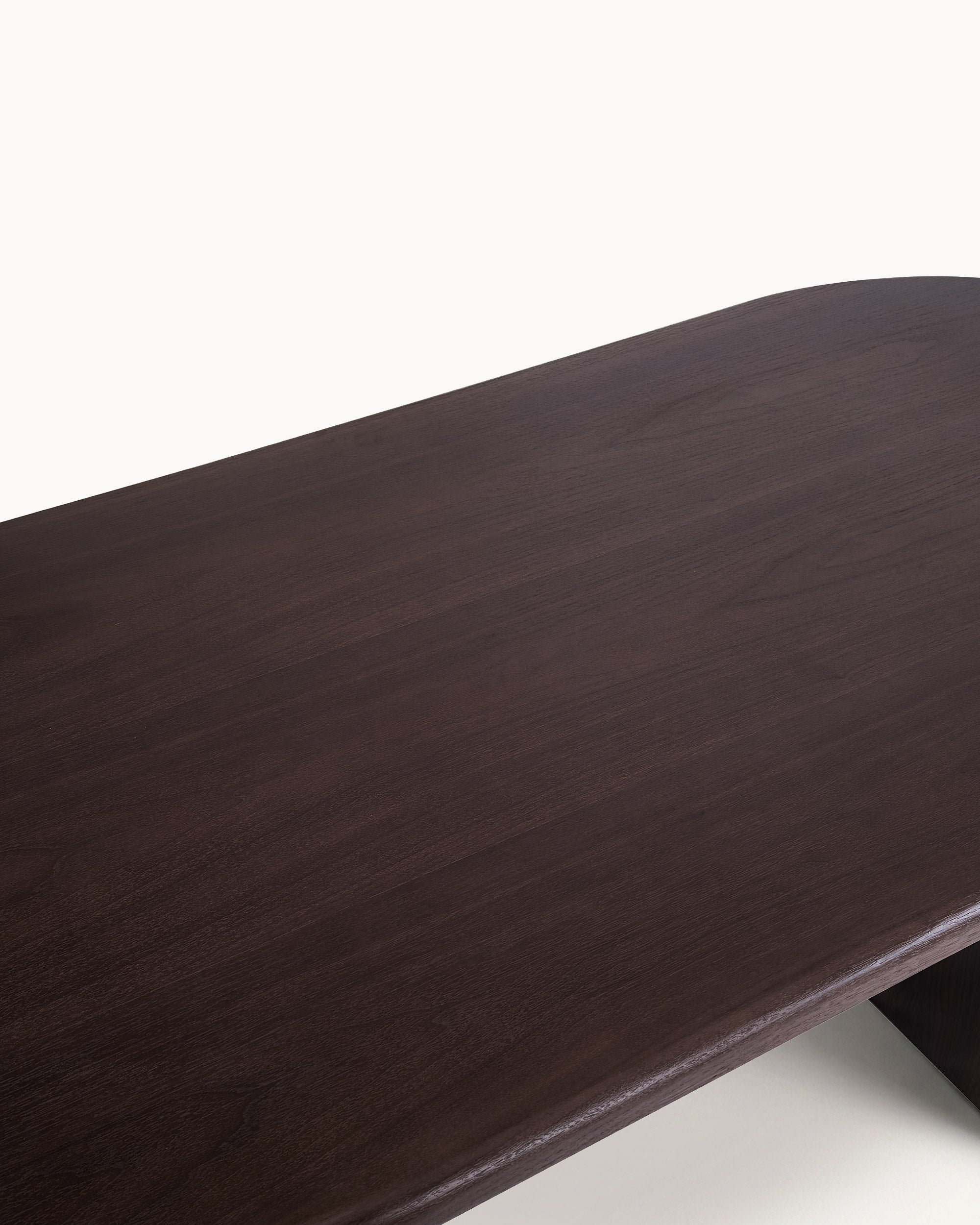 Mesa ovalada OMEGA