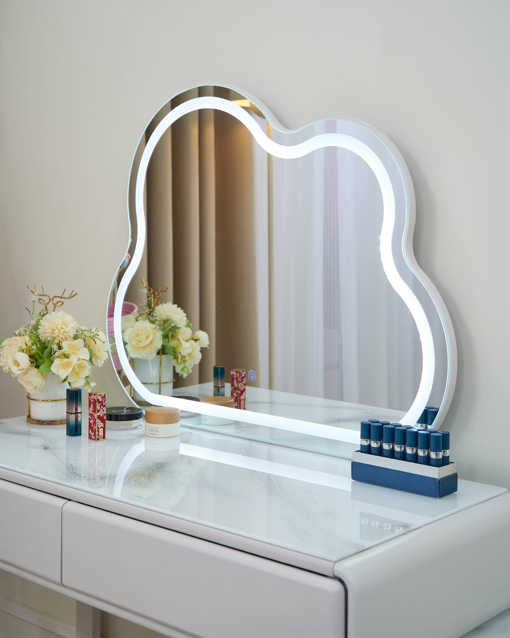 Toucador KUMO com espelho com iluminação LED e pufe