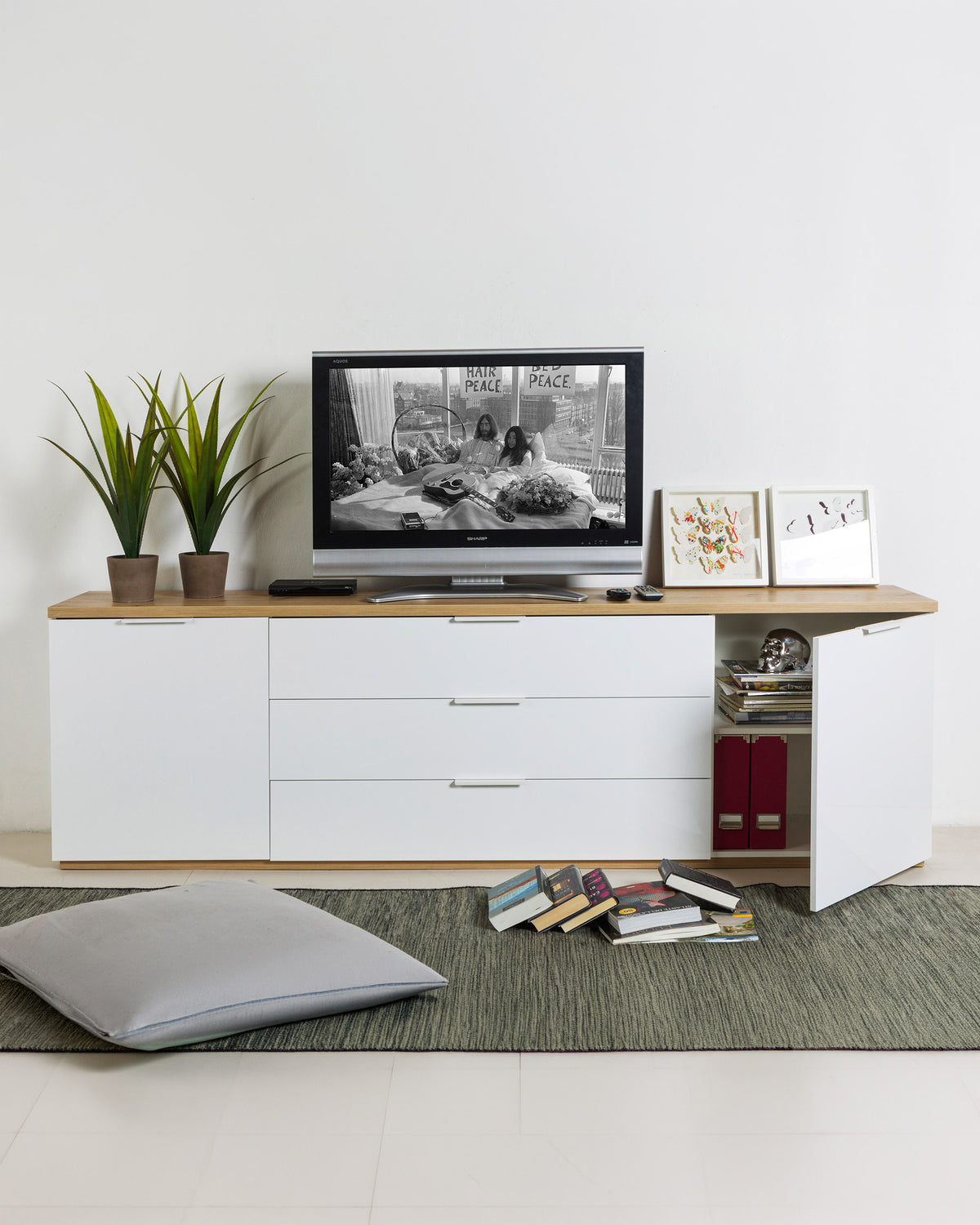 Móvel TV ARKADIA com 2 portas e 3 gavetas