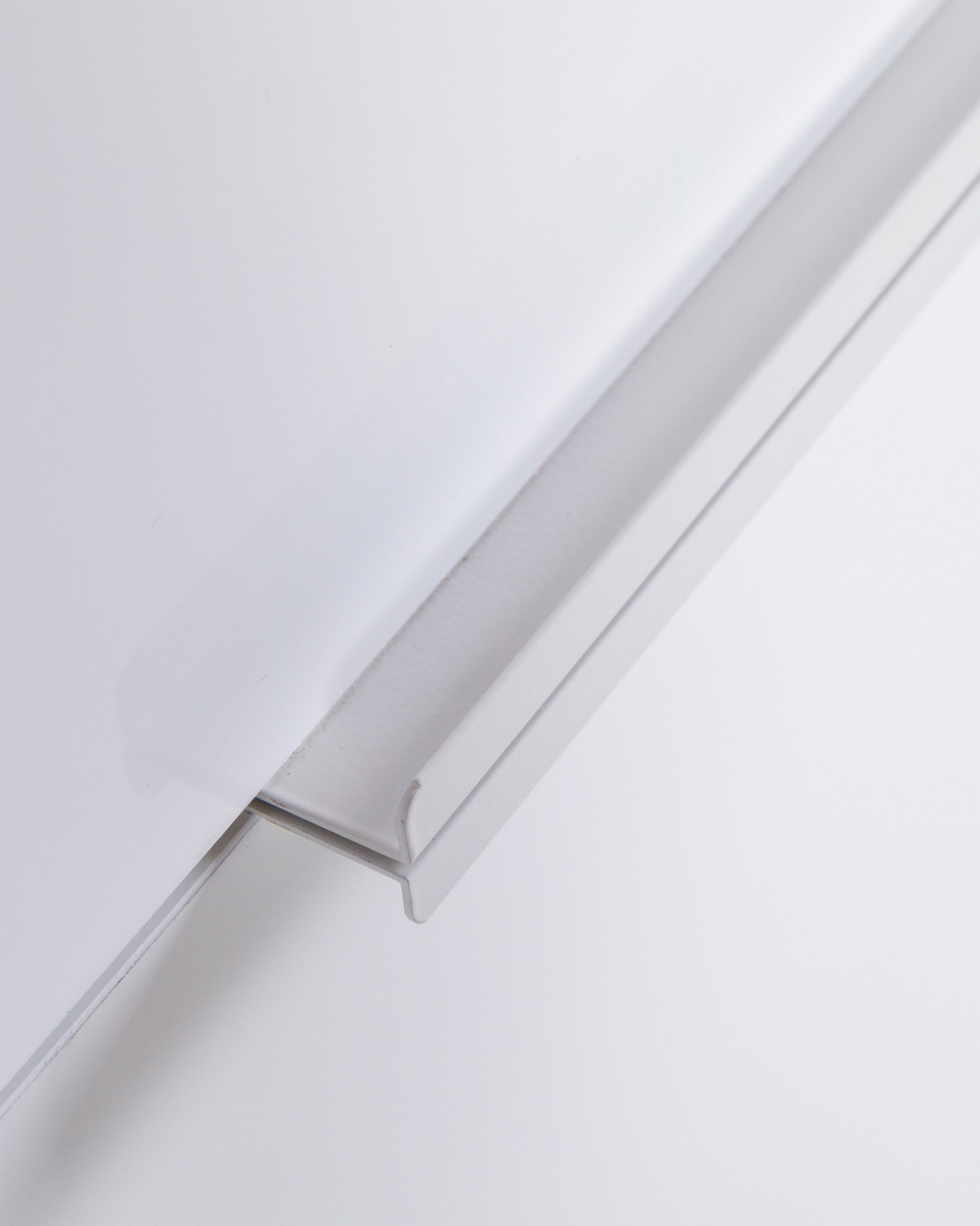 Armário multiusos ARKADIA com 6 portas